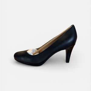 Naturalizer Michelle Black Leather Classic Heels. Women’s Size 11